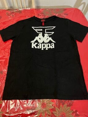 Unisex Black Kappa Shirt Size Large women / Men’s Medium
